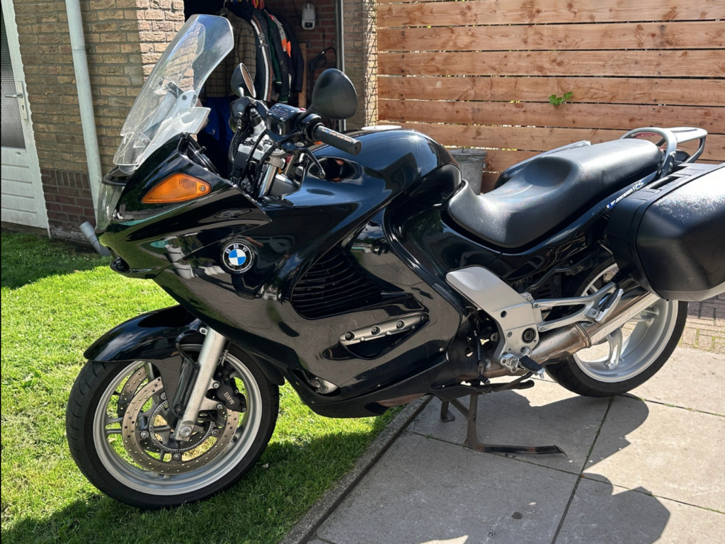 BMW K1200RS