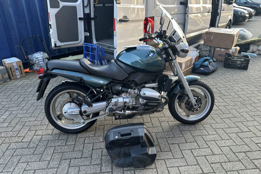 BMW R1100R
